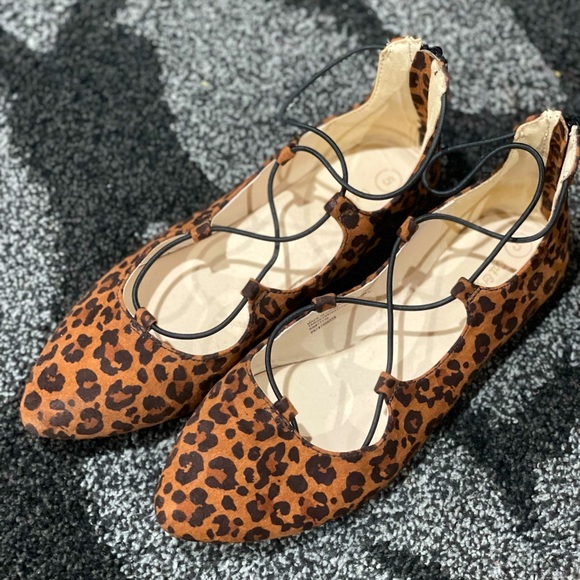 Cat & Jack Girls Leopard Print Flats Size 5 - Picture 1 of 4